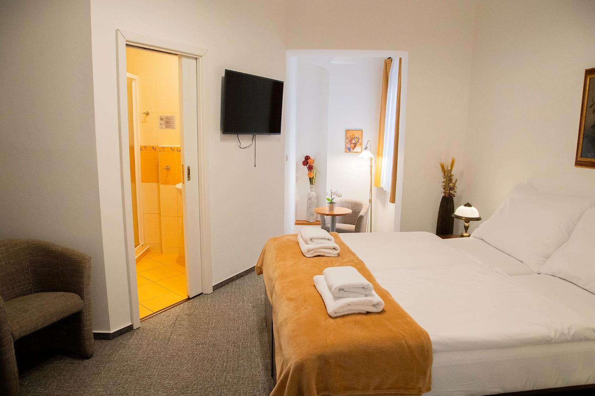 Old Prague House Bed & Breakfast Bagian luar foto