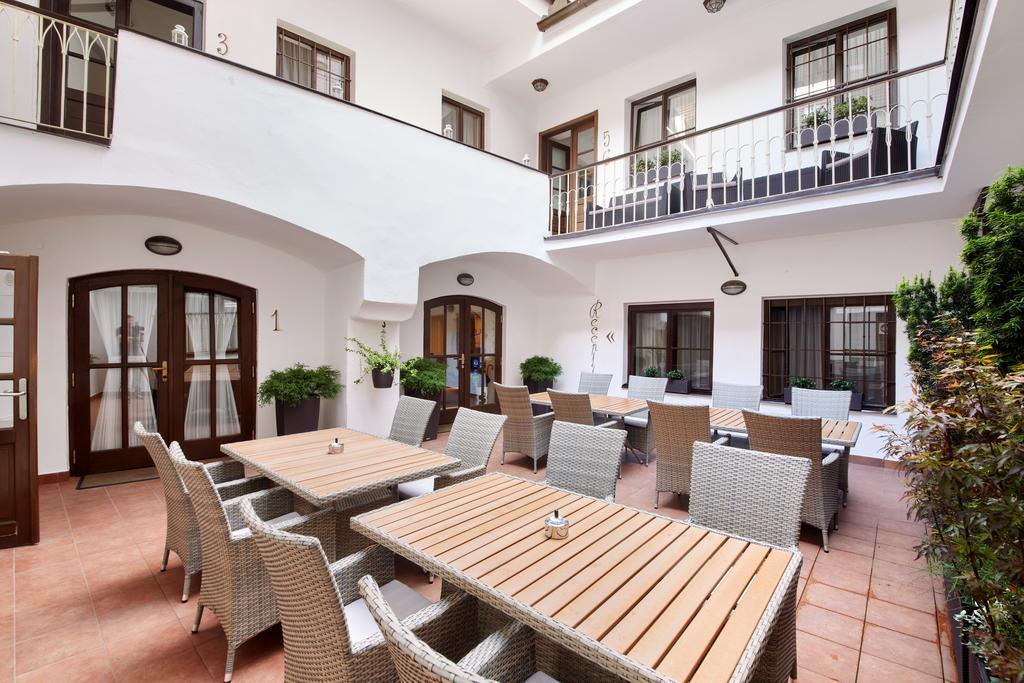 Old Prague House Bed & Breakfast Bagian luar foto
